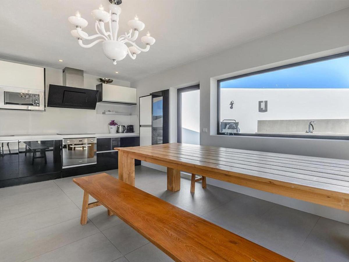 Modern With Sea Views Hébergement de vacances *